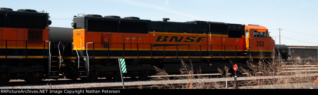 BNSF 252